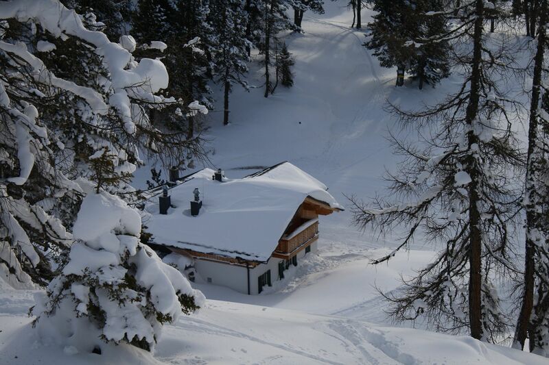 Datei:Stoderhütte stoder 80724 2015-01-07.jpg