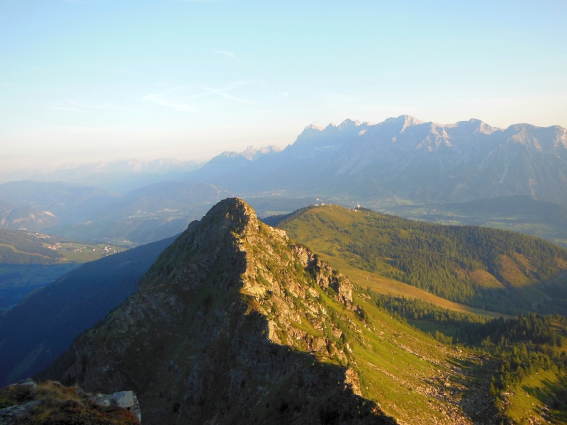 Datei:Krahbergzinken mit Planai 20130817.jpg