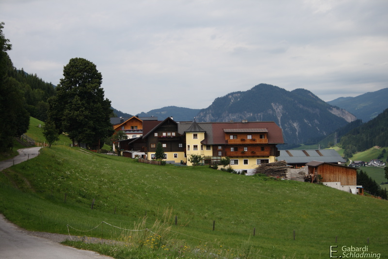 Datei:Hoferhof 8930.jpg