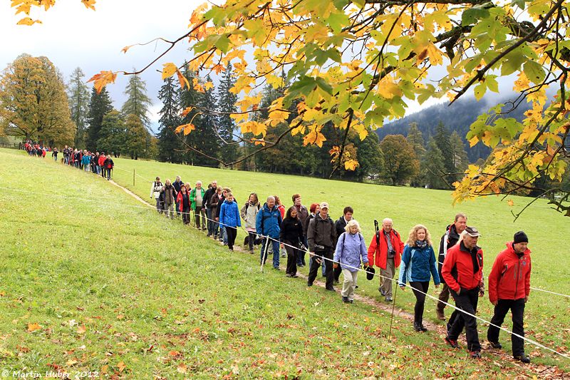 Datei:Fanwanderung121013wiki3.jpg