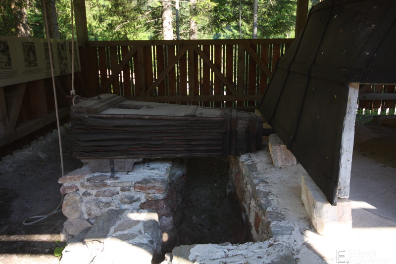 Datei:Kupferschmelzöfen, Silbertreibherd 0203.jpg