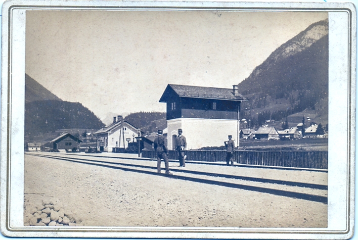 Datei:Bahnhof Kainisch in einer Aufnahme von Emanuel Eisler um 1880.jpg