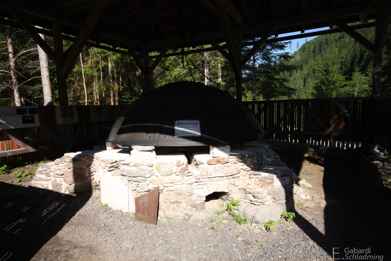 Datei:Kupferschmelzöfen, Silbertreibherd 0202.jpg