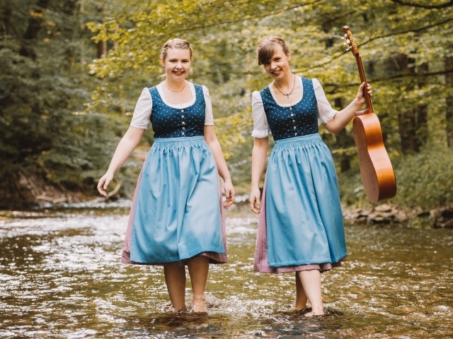 Datei:I und mei Schwester.jpg