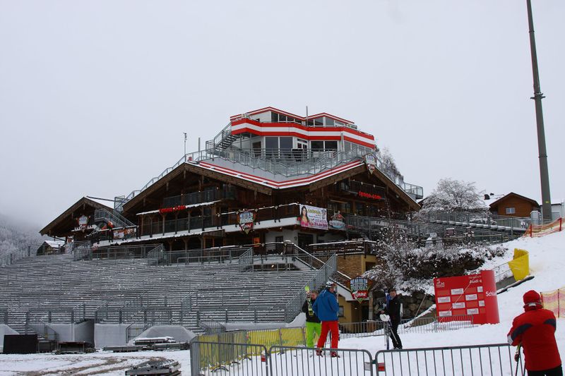 Datei:Hohenhaustenne 35028 2014-01-24.jpg