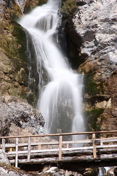 Datei:Luserfall 20174 2016-03-29.jpg