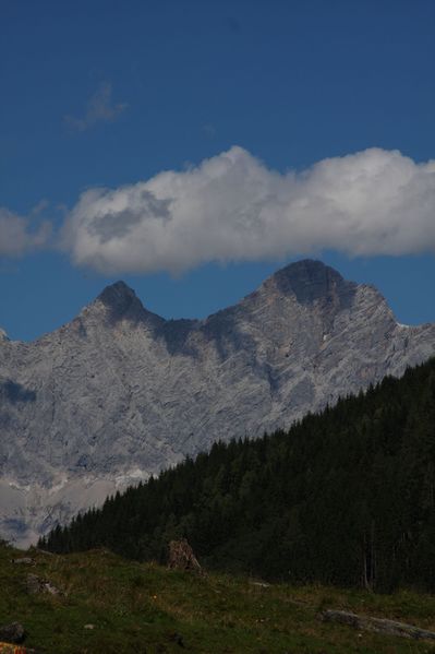 Datei:Dachsteinmassiv-preuneggtal 36203 2011-09-10.jpg