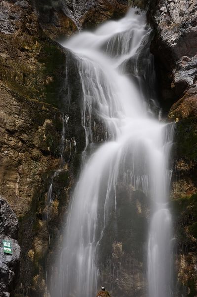 Datei:Luserfall 20176 2016-03-29.jpg