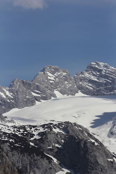 Datei:Gr.gosaugletscher -v.gosausee 80470 2018-04-25.jpg
