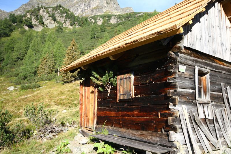 Datei:Lassachalm (Alm) 99357 2015-08-28.jpg