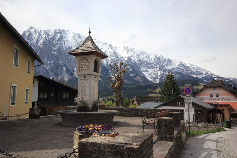 Datei:Kriegerdenkmal tauplitz 47769 2017-05-04.jpg