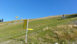 Pisten-Beschneiungsanlage auf der Planai Herbst 2011.JPG