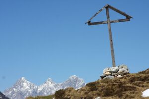 Almkreuz ursprungalm 60653 2016-04-30.jpg