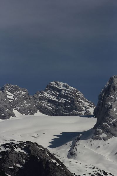 Datei:Gr.gosaugletscher -v.gosausee 80478 2018-04-25.jpg