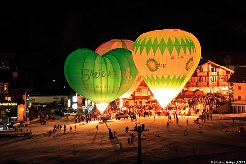 Nachtderballone110117wiki.jpg