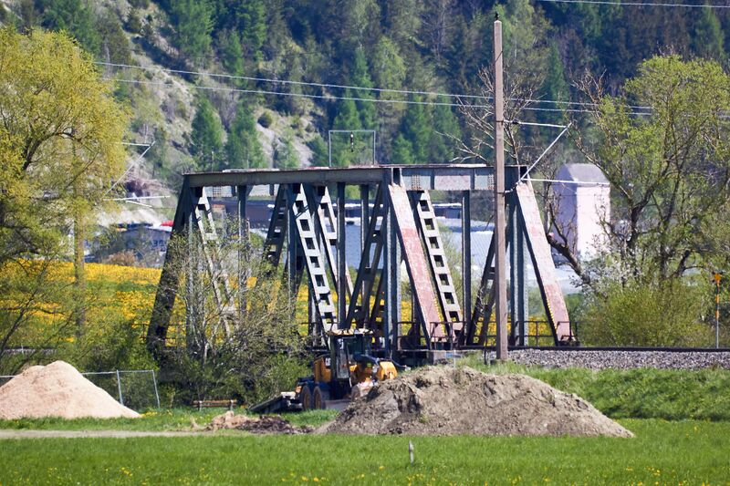 Datei:Eisenbahnbrücke niederöblarn-3000287-2023-05-07.jpg