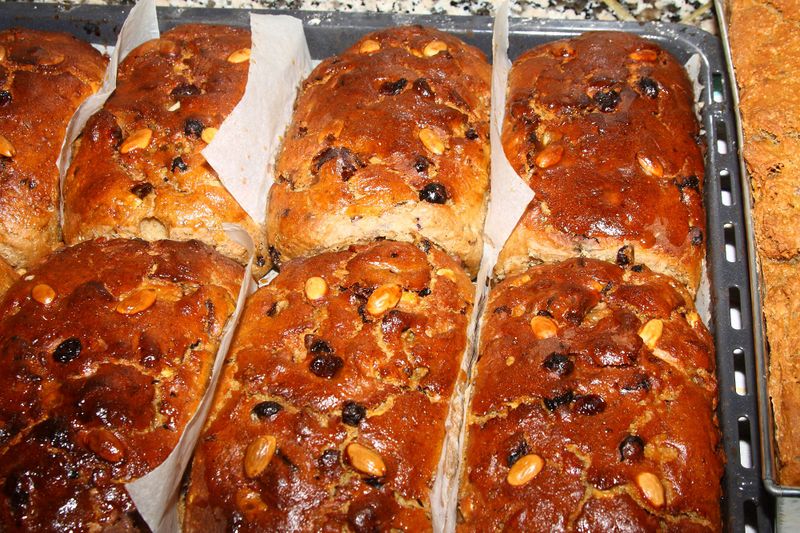 Datei:Kletzenbrot fertig 80200 2014-12-11.jpg