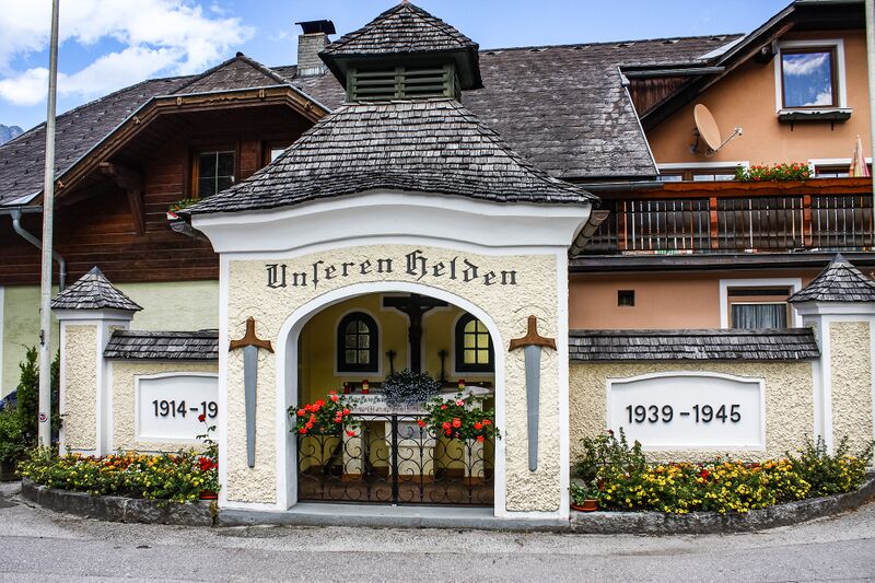 Datei:Kriegerdenkmal Öblarn 2014-07-01.jpg