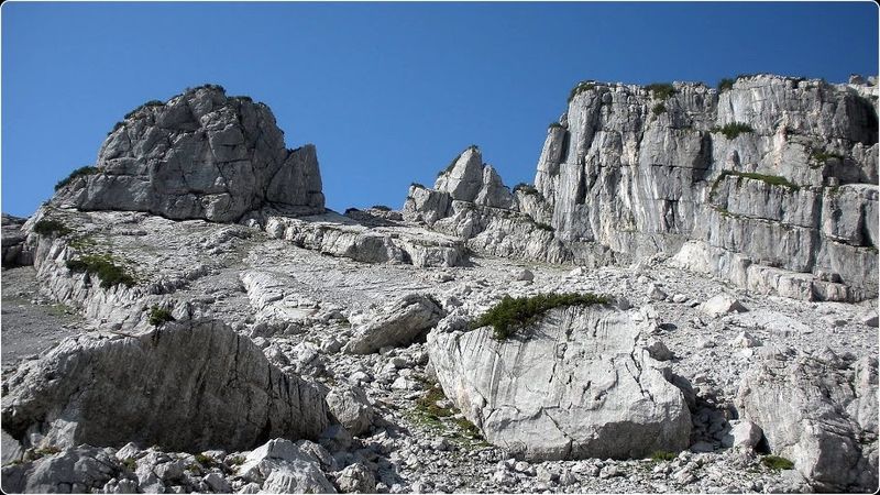 Datei:Südostgrat grimming 66932 2014-07-31.JPG