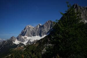 Dachsteinmassiv 22899 2008-06-10.jpg