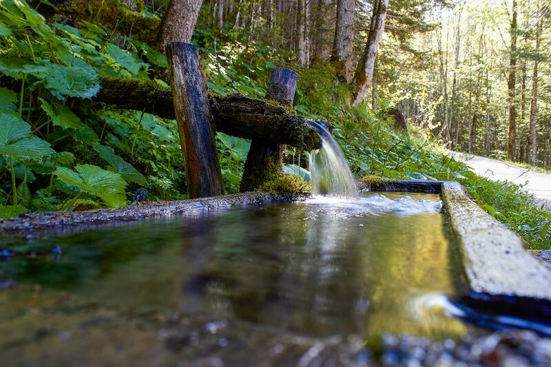 Datei:Kropfbrünnl gseis-2006-2021-05-26.jpg