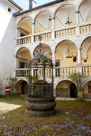 Innere Burghof-1006-2023-05-04.jpg