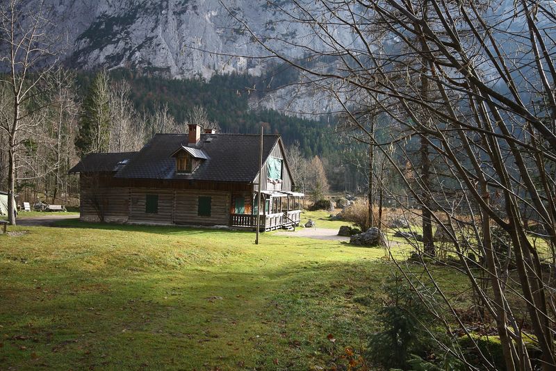 Datei:Jagdhaus seewiese 79754 2014-11-15.jpg