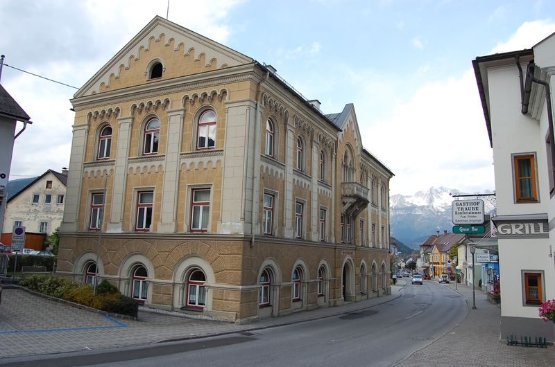 Datei:Rathaus von Admont.jpg
