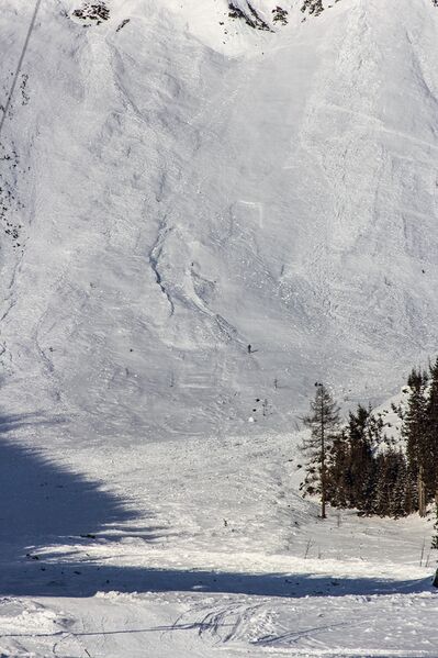 Datei:Eiskarlawine ramsau 93682 2019-01-20.jpg