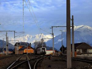 Bahnhof Ardning mit Gesäusebergen.JPG