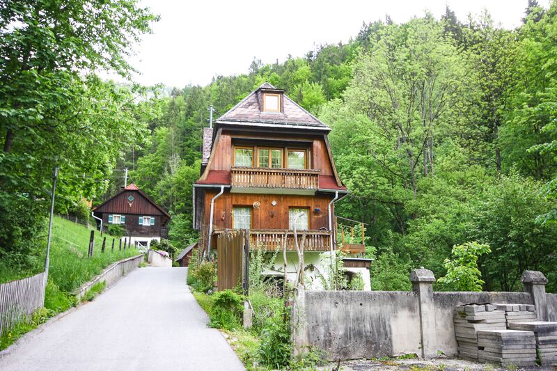 Datei:Kurvilla graf von thann-1000-2013-05-16.jpg