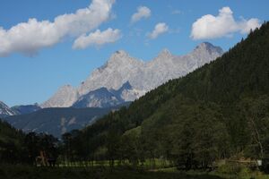 Dachsteinmassiv-preuneggtal 36201 2011-09-10.jpg