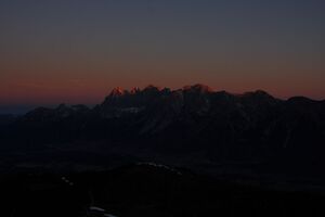 Dachsteinmassiv-krahbergzinken 38560 2011-11-02.jpg