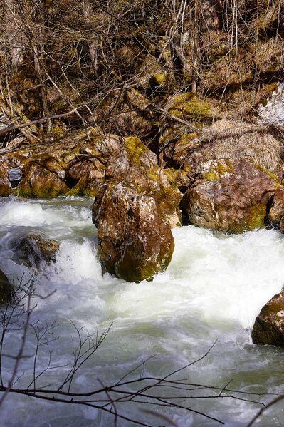 Datei:Klachauer gefällstufe-0054-2023-04-22.jpg