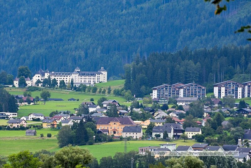 Datei:Irdning Schloss Pichlarn 2020.jpg