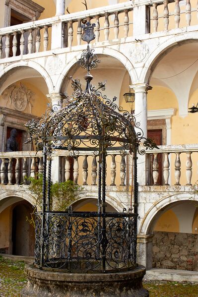 Datei:Innere Burghof-1007-2023-05-04.jpg