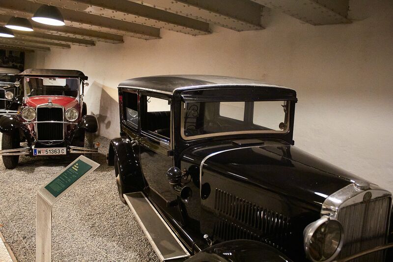 Datei:Oldtimer burg strechau-0050-2023-05-04.jpg