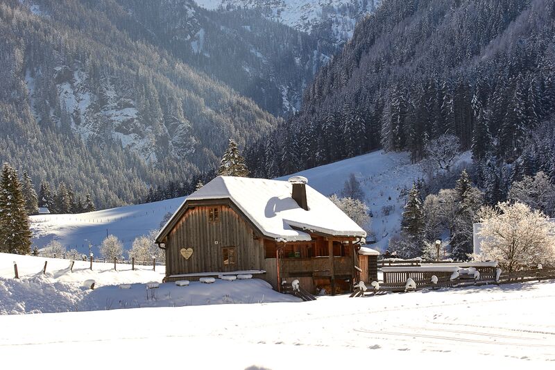 Datei:Weiße wand 1902-0184-2023-01-26.jpg