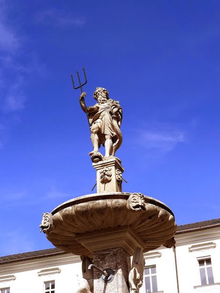 Datei:Neptunbrunnen060550.JPG