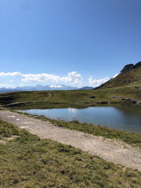 Datei:Augstsee loser-3100-2021-09-10.jpg