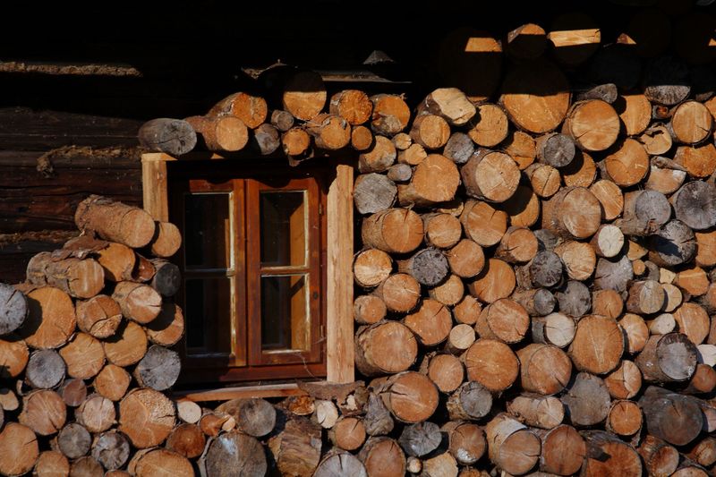 Datei:Hütte tauerngold 38382 2011-10-31.jpg