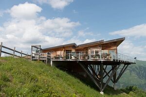 Hochsitz Riesneralm.jpg