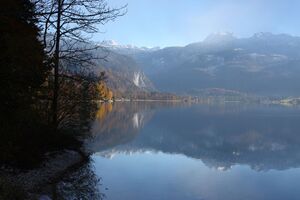Grundlsee-See 77659 2014-11-03.jpg