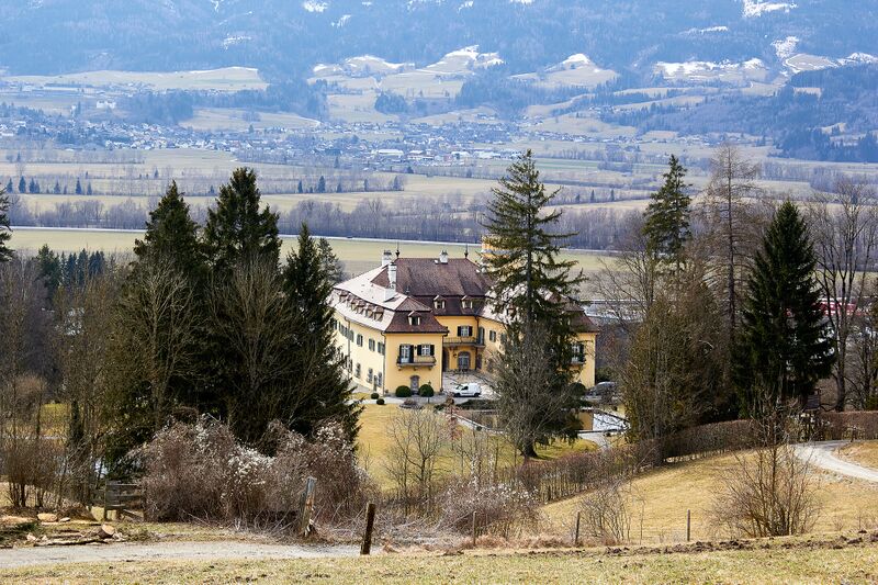Datei:Schloss stainach-1000-2023-03-10.jpg