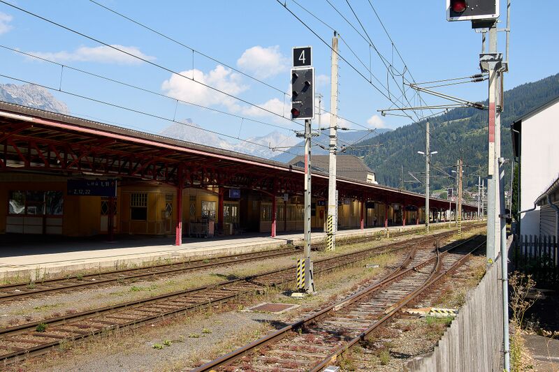 Datei:Inselbahnhof Selzthal (Mittelbahnsteig) DM-0602-2023-09-11.jpg