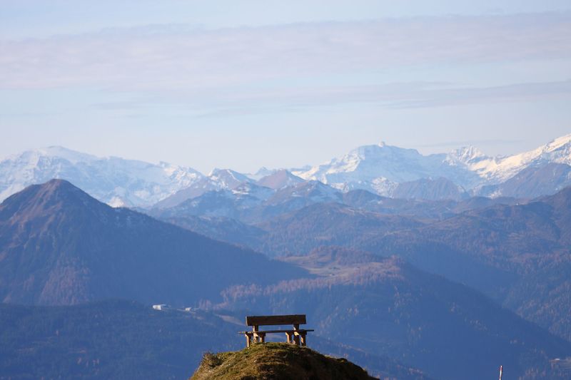 Datei:Lackenbichl bankerl 12062 2015-11-04.jpg