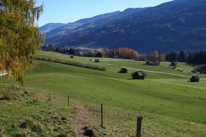 Datei:Birnberg heuhütten 13910 2015-11-12.jpg