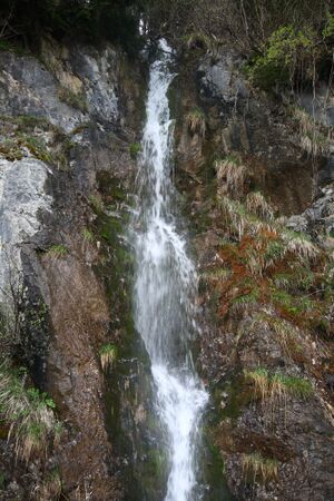Pass-Stein-Straße wasserfälle 21052 2016-04-15.jpg