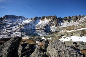 Weißensee knallstein 36493 2011-10-18.jpg