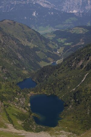Neualmscharte obersee-hüttensee 35912 2011-08-23.jpg